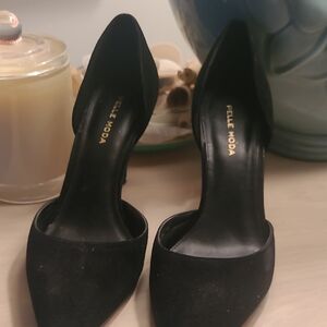 Pelle Moda Black Heels Elegant Formal Style